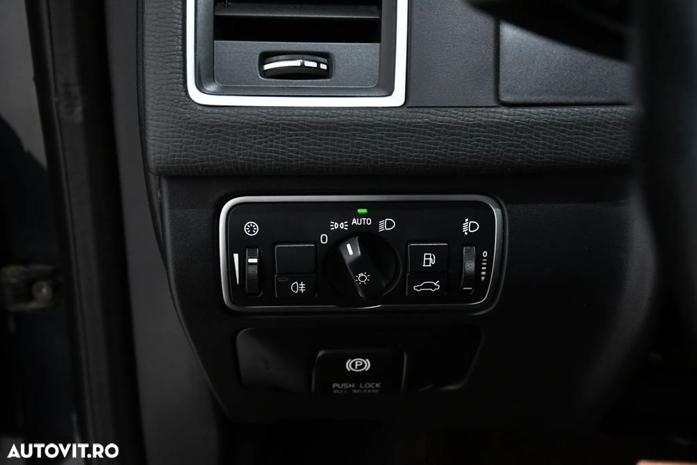 Volvo XC 60 D4AWD R-Design - 21