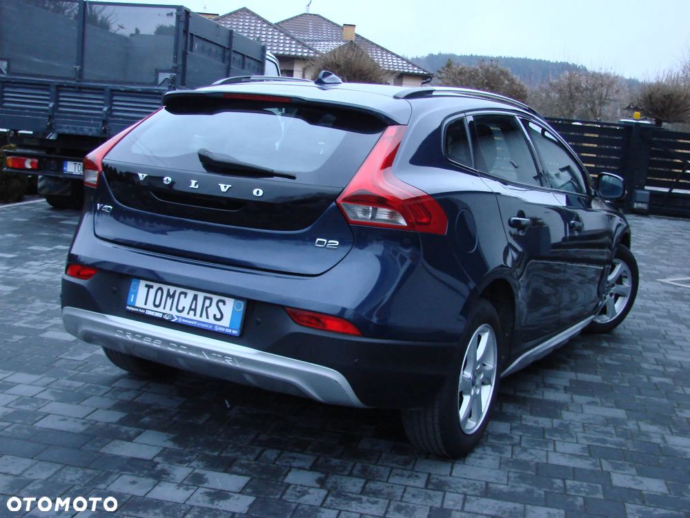 Volvo V40 Cross Country - 17