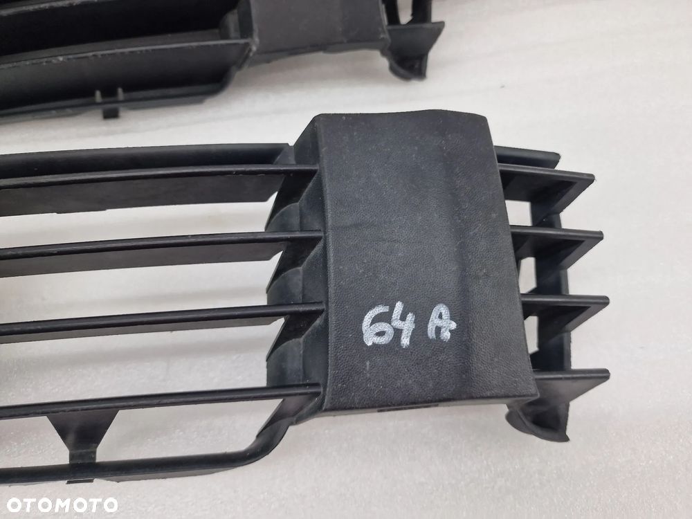 VW PASSAT B5 LIFT 3B0 00-05 PRAWA KRATKA BOCZNA ZDERZAKA PRZEDNIEGO PRZÓD , NR 3B0853666L , 3B0853666G , 3B0853666 L / G , NR AUKCJI E/64 - 4