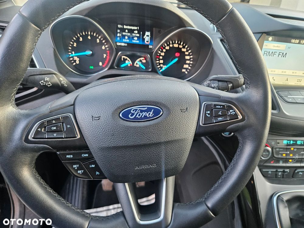 Ford Kuga 1.5 EcoBoost 2x4 Titanium - 26