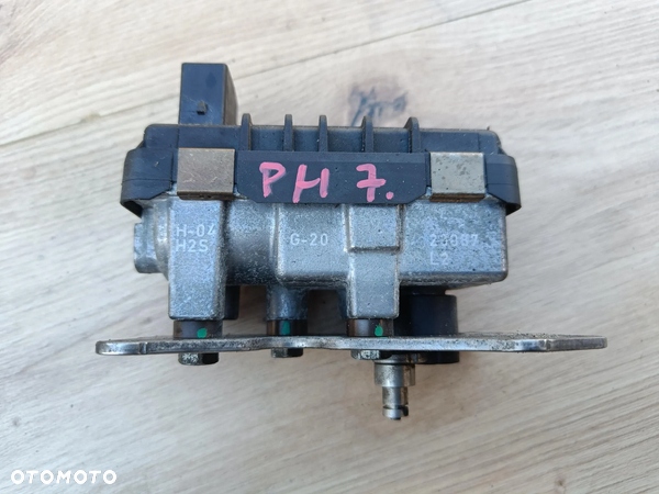 VW PHAETON AUDI A4 A6 A8 3.0 TDI NASTAWNIK STEROWNIK TURBOSPRĘŻARKI TURBO G20 G-20
