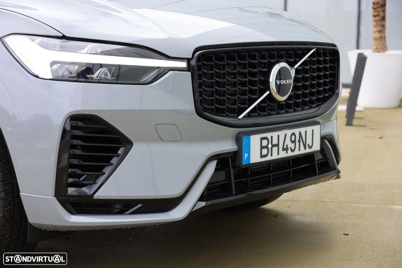 Volvo XC 60 2.0 T6 PHEV Plus Dark AWD - 24