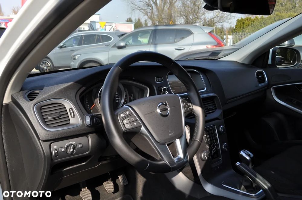 Volvo V40 T3 Drive-E Dynamic Edition - 16