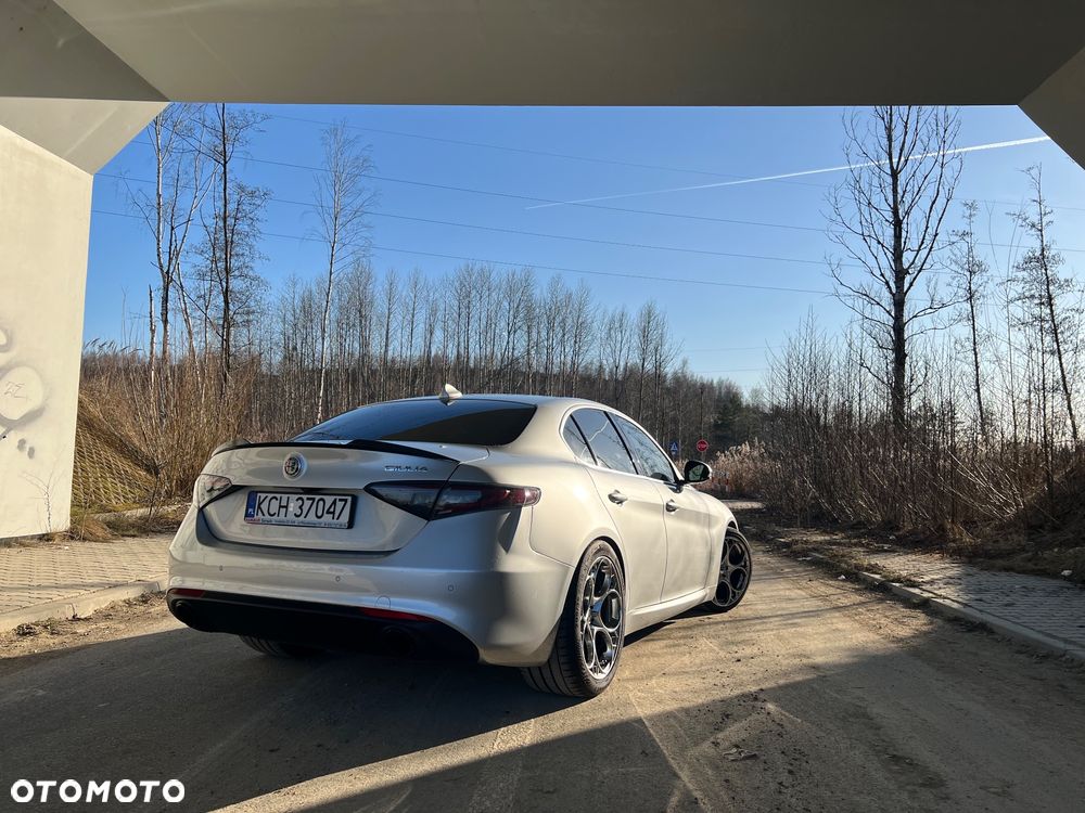Alfa Romeo Giulia 2.0 Turbo 16V AT8 Veloce Ti - 6