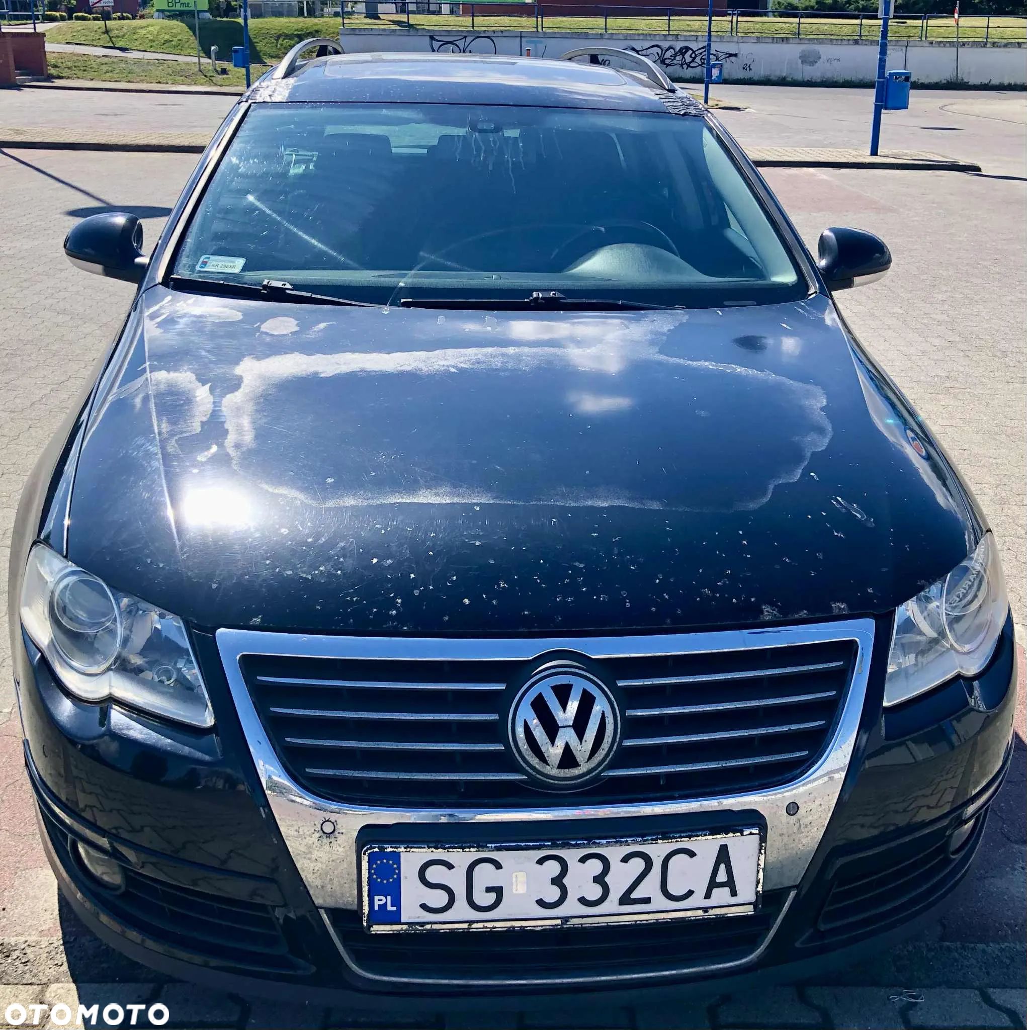 Volkswagen Passat - 1