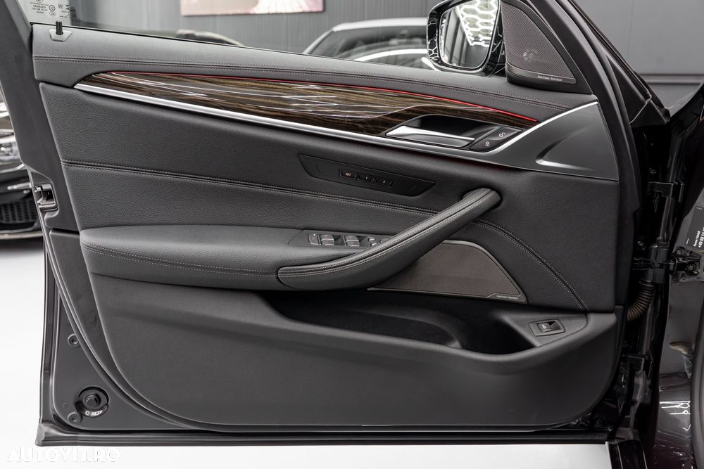 BMW Seria 5 540i xDrive Aut. Luxury Line - 39