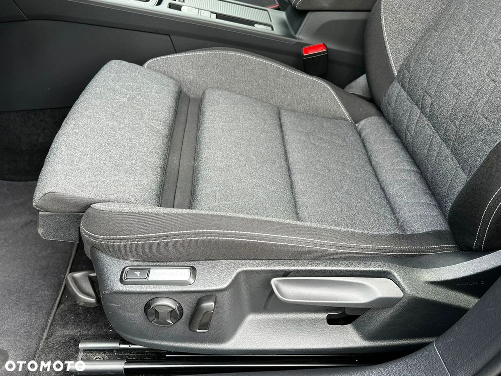 Volkswagen Passat 2.0 TDI SCR Comfortline DSG - 14