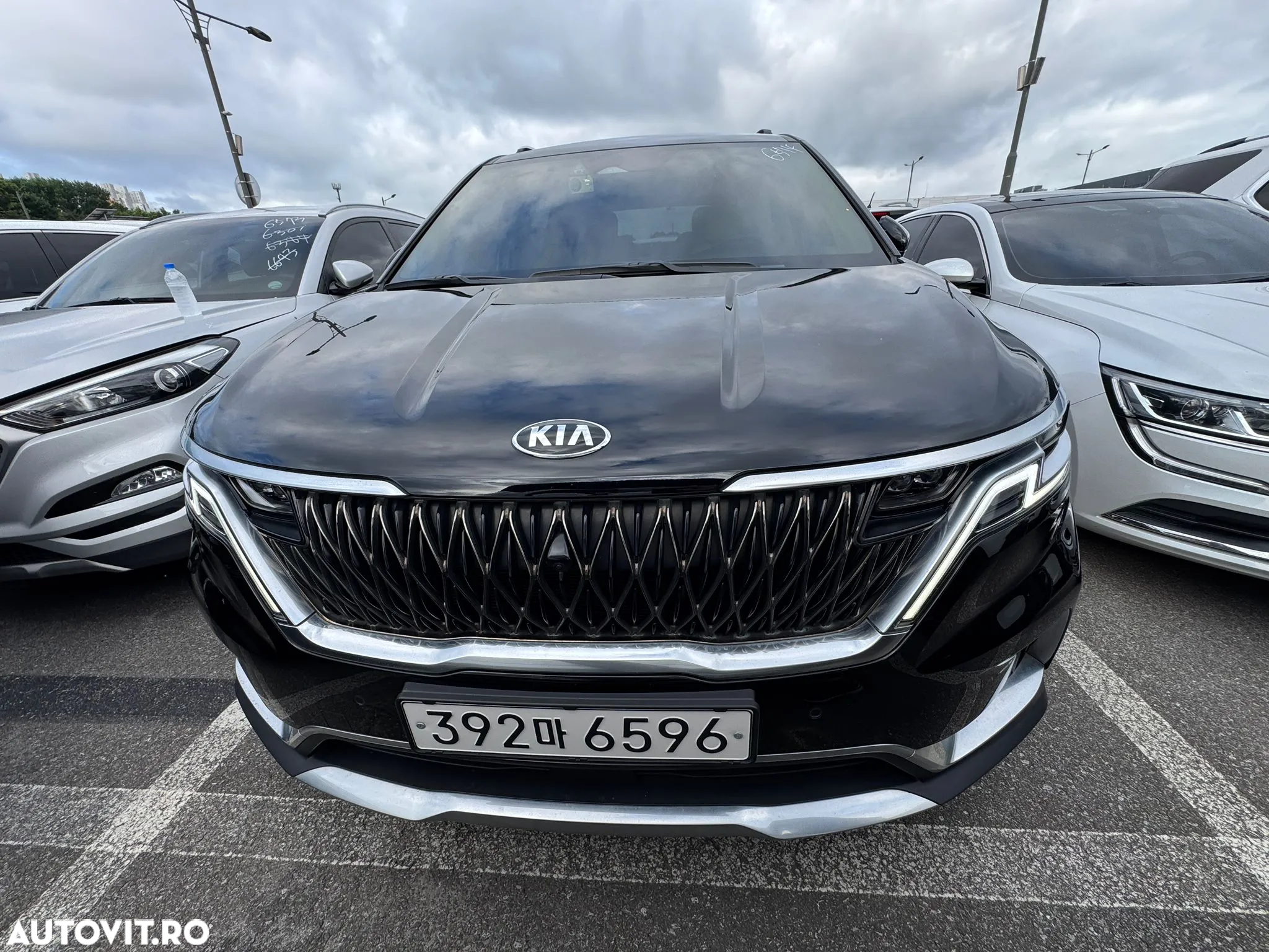 Kia Carnival - 4