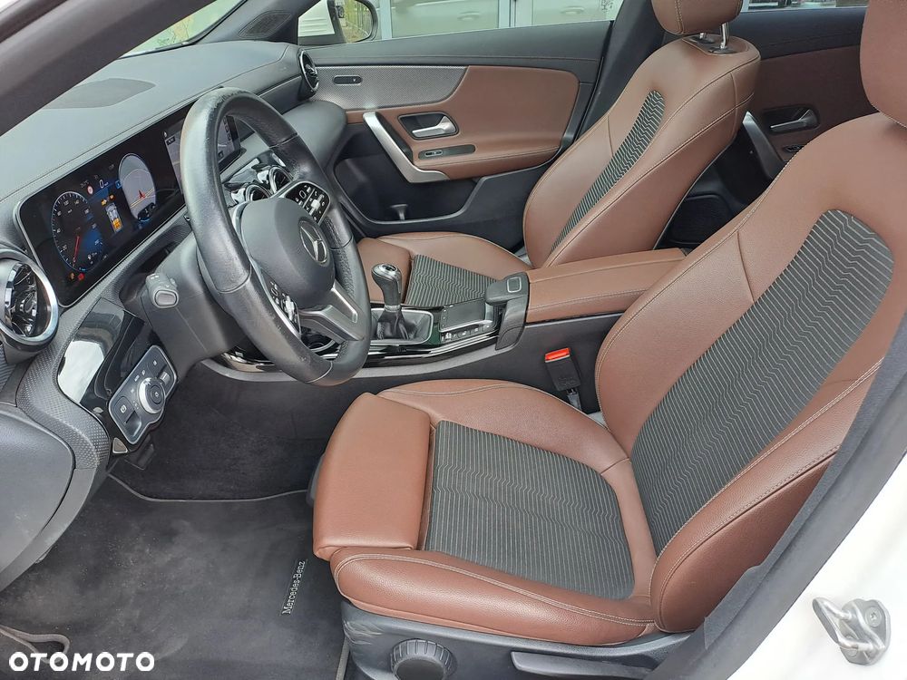 Mercedes-Benz CLA 180 Shooting Brake - 19