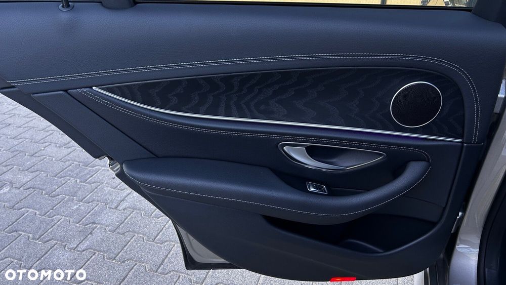 Mercedes-Benz Klasa E - 25