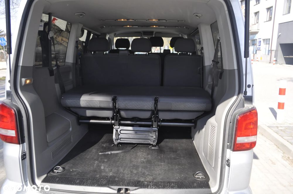 Volkswagen Caravelle - 11
