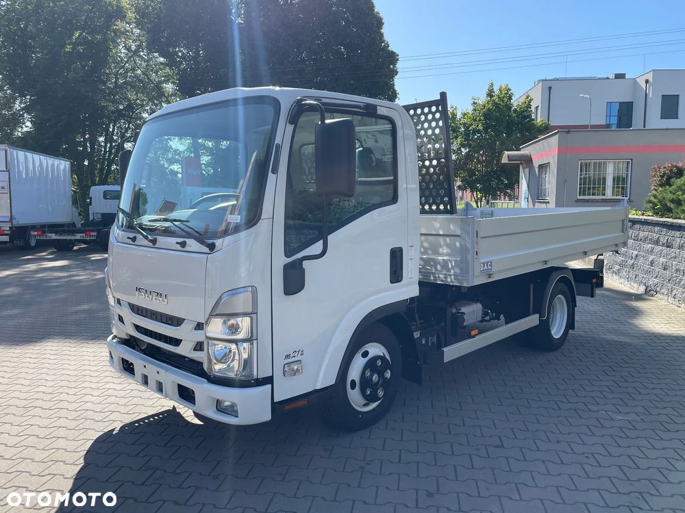 Isuzu M21 Th - 2