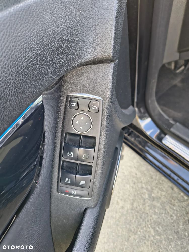 Mercedes-Benz Klasa C 220 CDI DPF Automatik BlueEFFICIENCY - 23