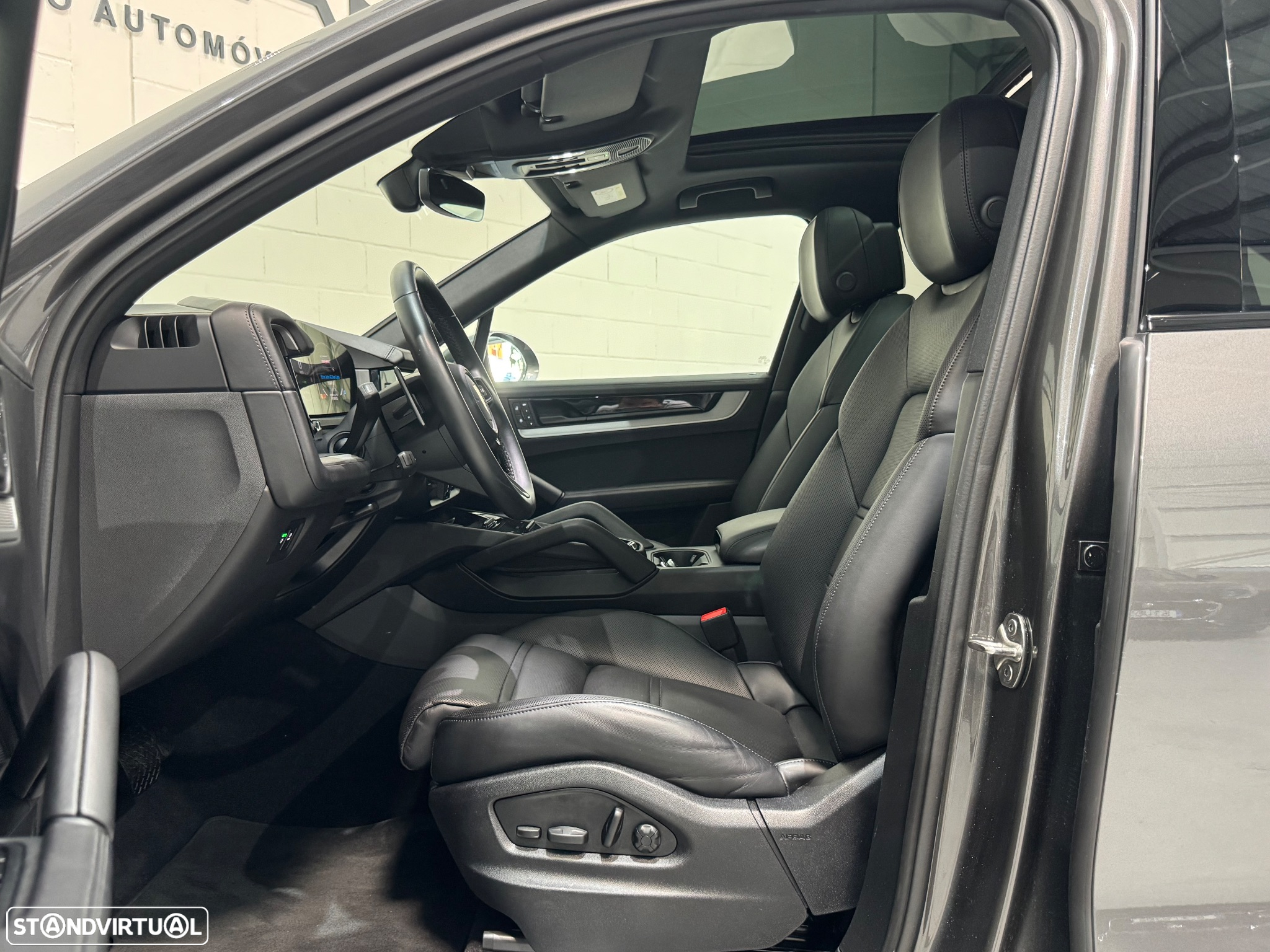 Porsche Cayenne - 21