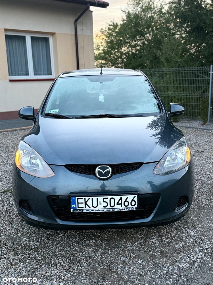 Mazda 2 2009 photo 3