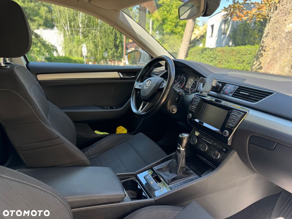 Skoda Superb 2.0 TDI Ambition - 9