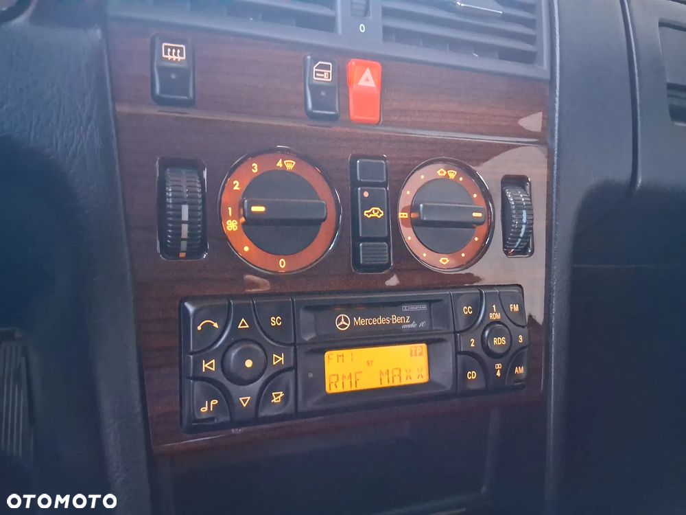 Mercedes-Benz Klasa C 220 D Classic - 17