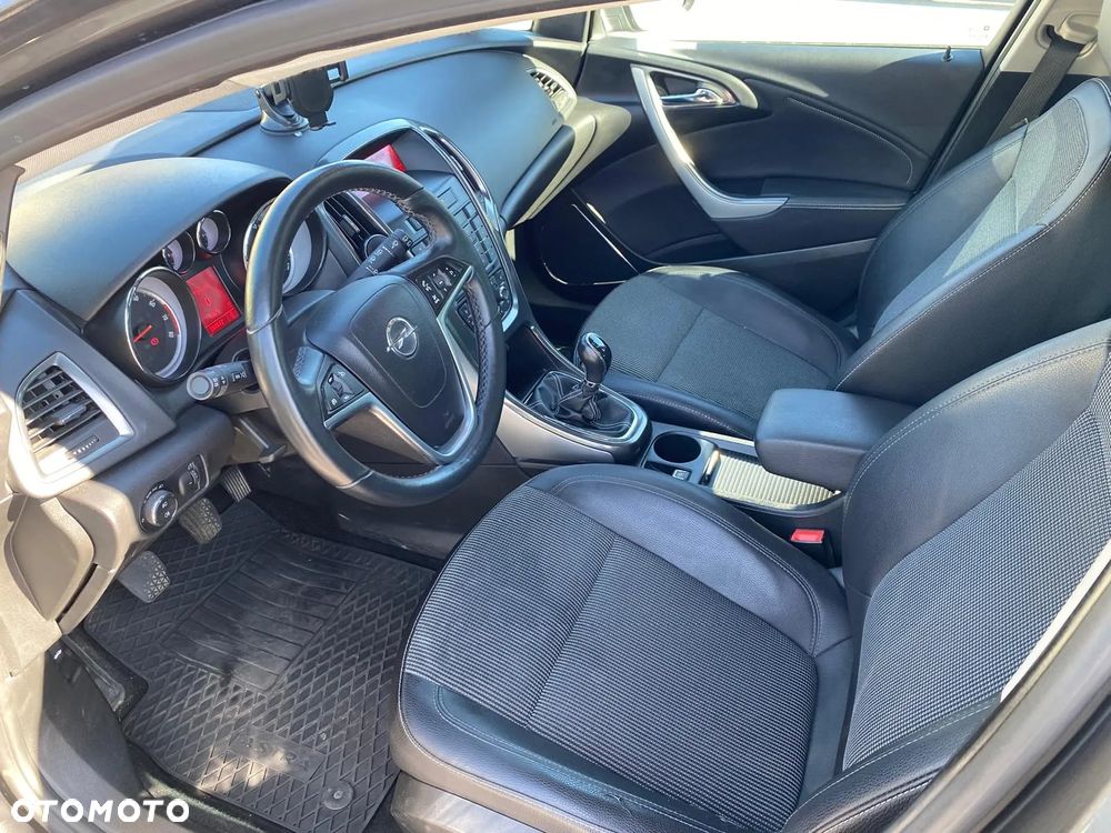 Opel Astra 1.4 Turbo Cosmo - 18