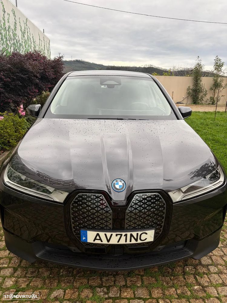 BMW iX xDrive 40 - 14