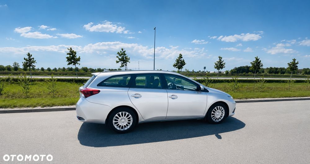 Toyota Auris 1.33 VVT-i Premium - 1