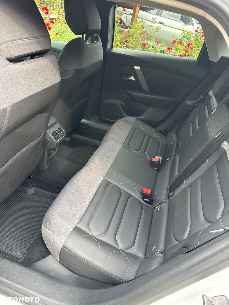 Citroën C4 1.2 PureTech Max S&S EAT8 - 10