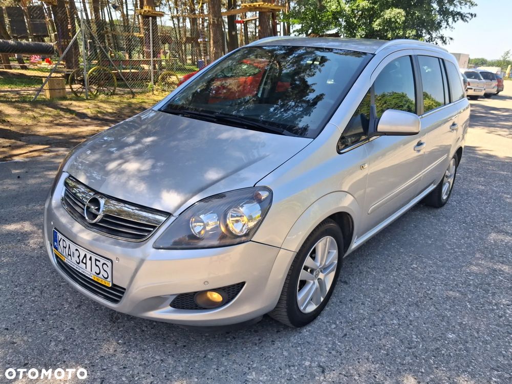 Opel Zafira 1.8 Sport - 19