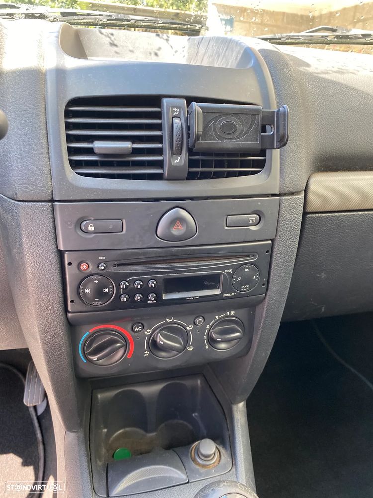 Renault Clio 1.5 dCi Confort - 8