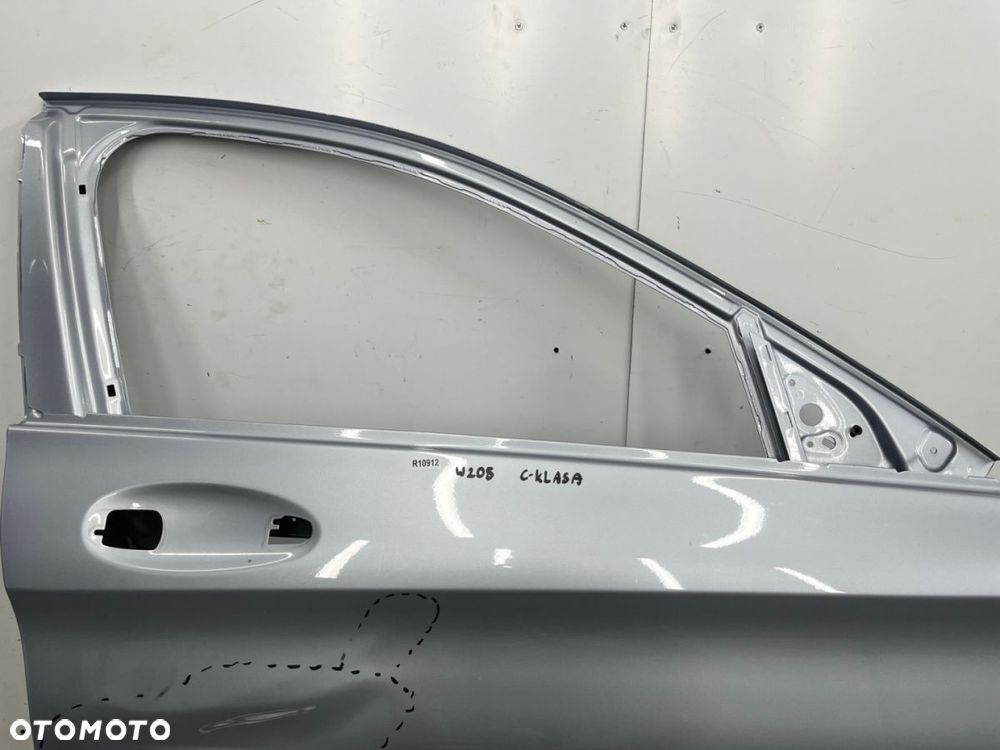 Drzwi Mercedes C-klasa W205 4 IV 14-21r. prawe przednie prawy przód 2057220210 - 2
