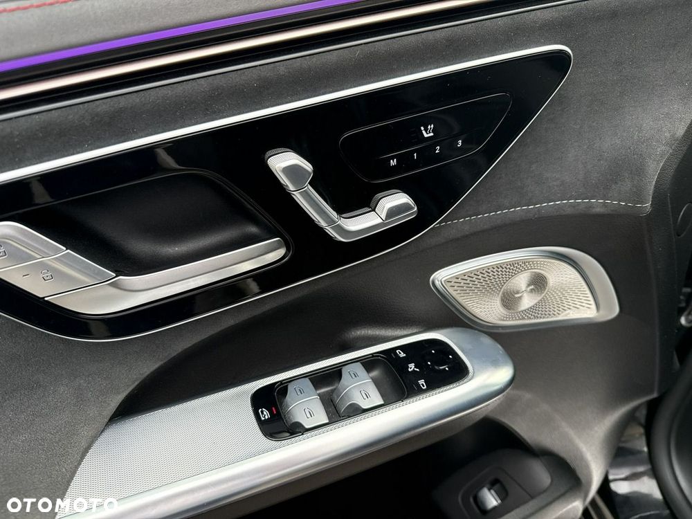 Mercedes-Benz EQE 350 4MATIC - 12