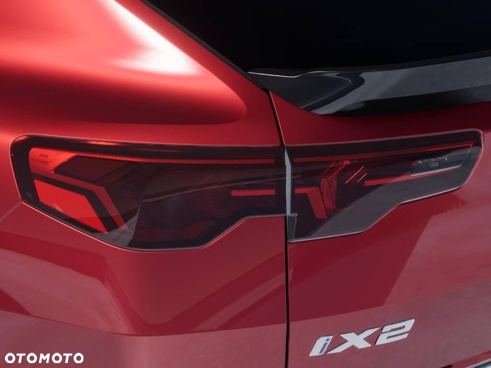 BMW iX2 - 12