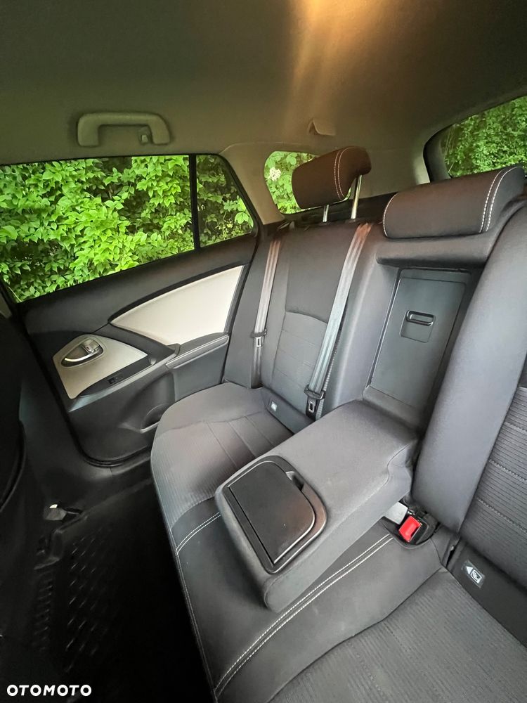 Toyota Avensis 2.0 D-4D Prestige - 24