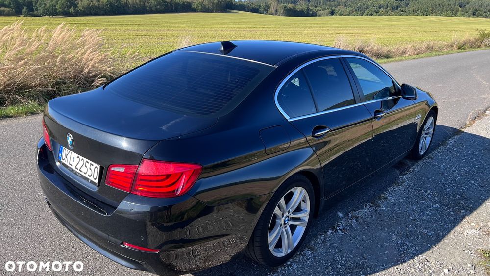 BMW Seria 5 525d xDrive - 22