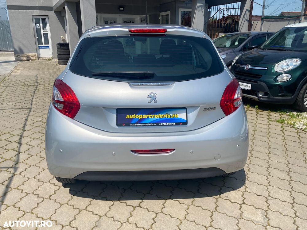 Peugeot 208 - 6
