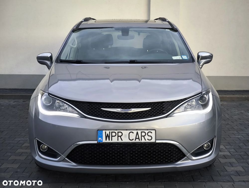 Chrysler Pacifica - 8