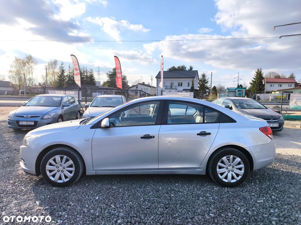 Chevrolet Cruze 1.6 LS - 13