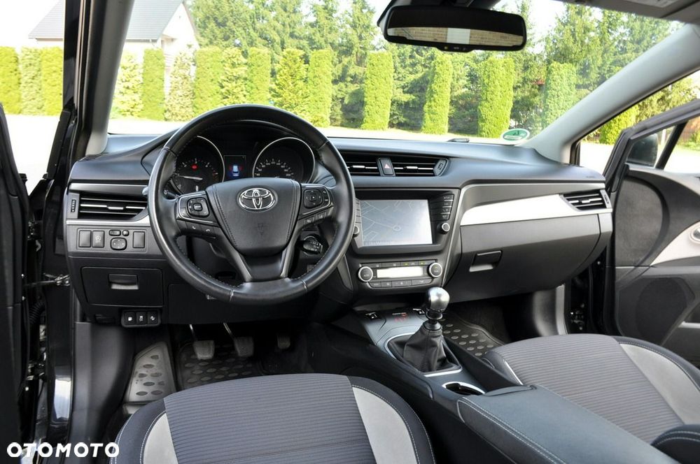Toyota Avensis - 28