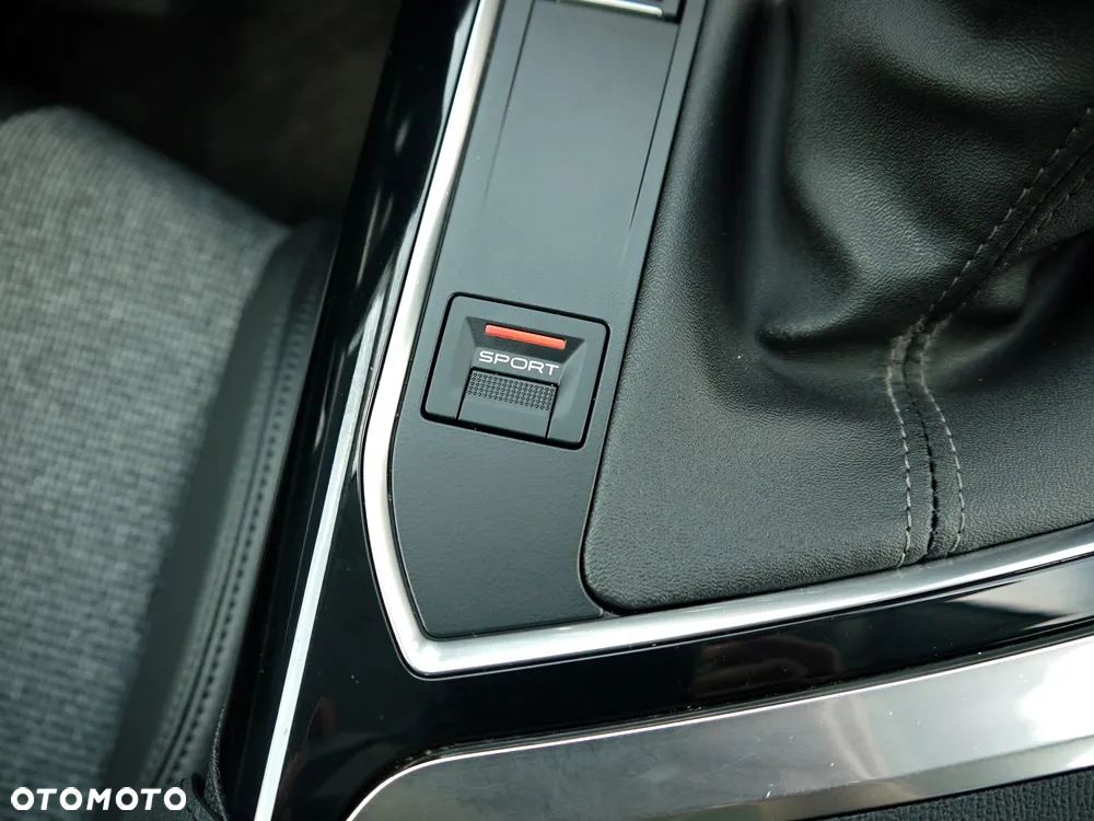 Peugeot 3008 PureTech 130 Stop & Start GPF Allure - 32