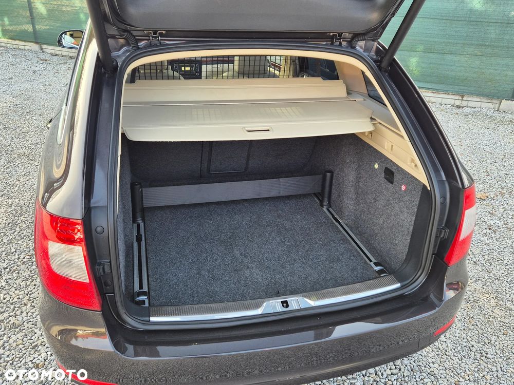 Skoda Superb 2.0 TDI DSG Exclusive - 25