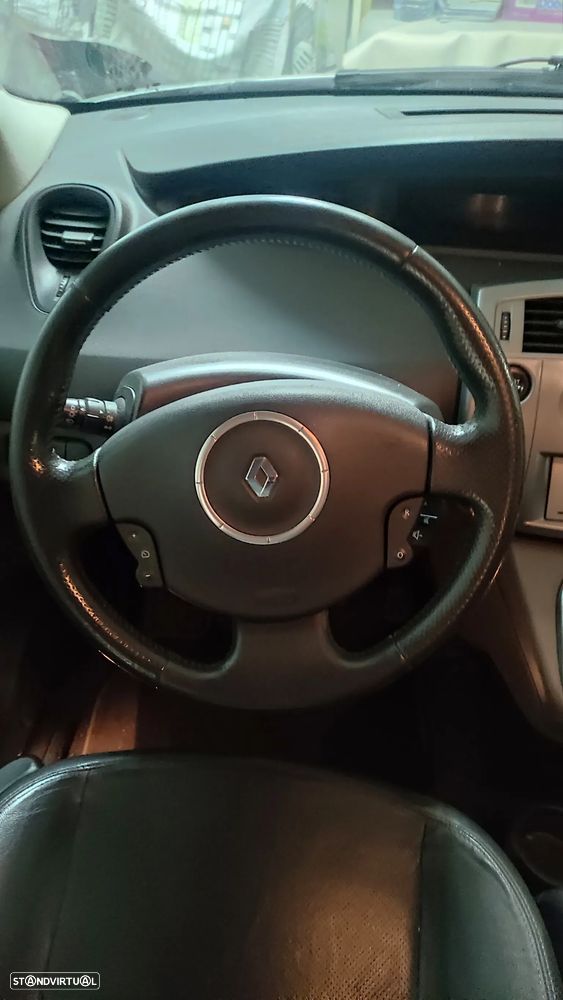 Renault Scénic 1.5 dCi Dynamique S — fotografia 6
