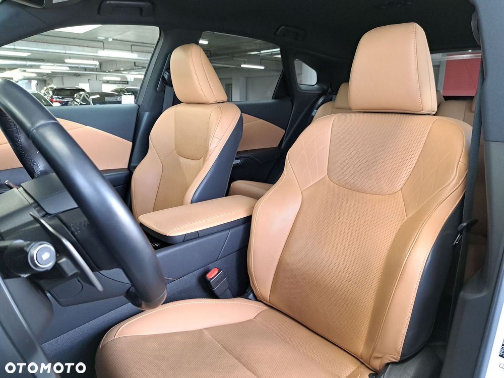 Lexus RX - 12