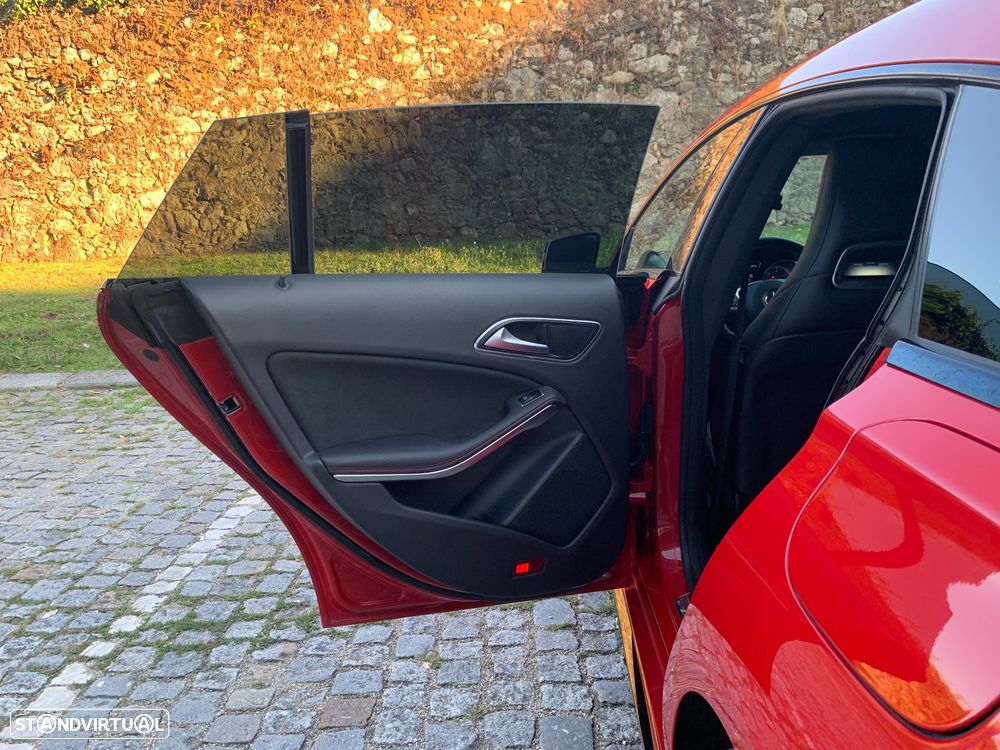 Mercedes-Benz CLA 220 d Shooting Brake AMG Line Aut. - 34