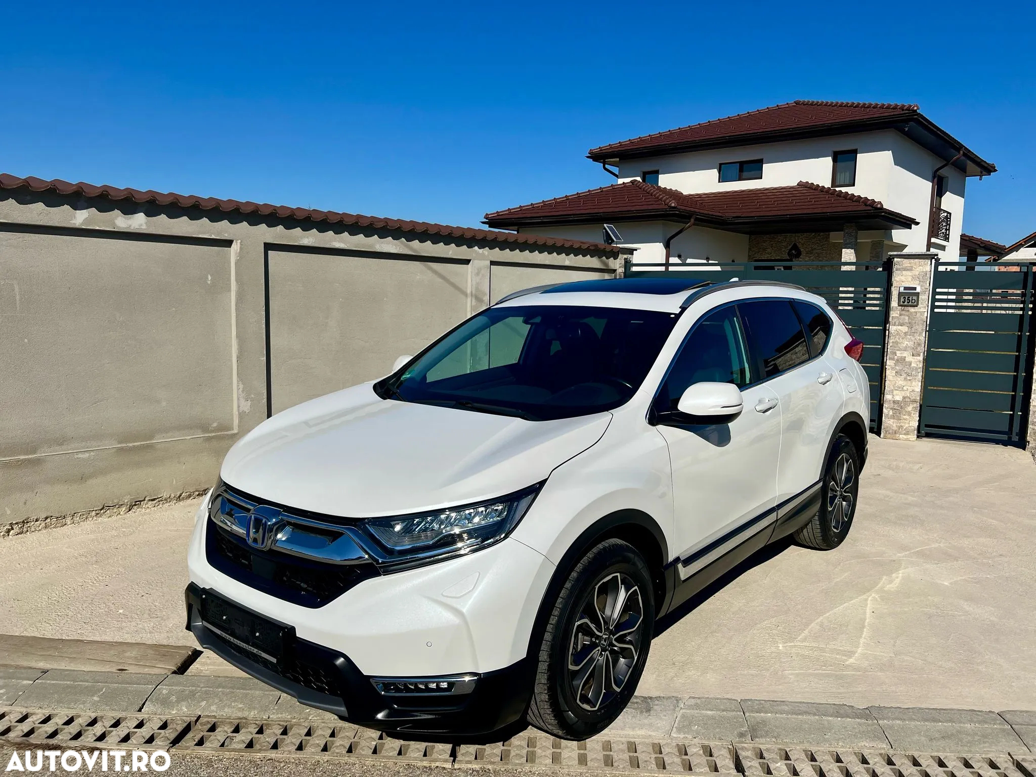 Honda CR-V e:HEV 2.0 i-MMD Hybrid 4WD Executive - 2