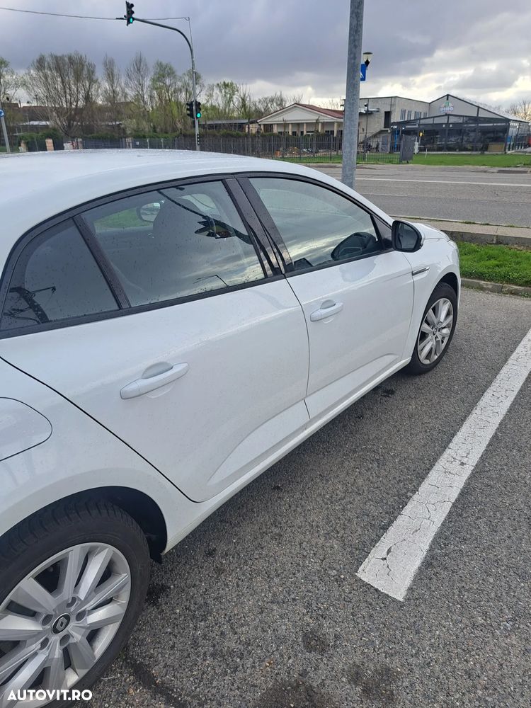 Renault Megane TCe 140 GPF Equilibre - 5