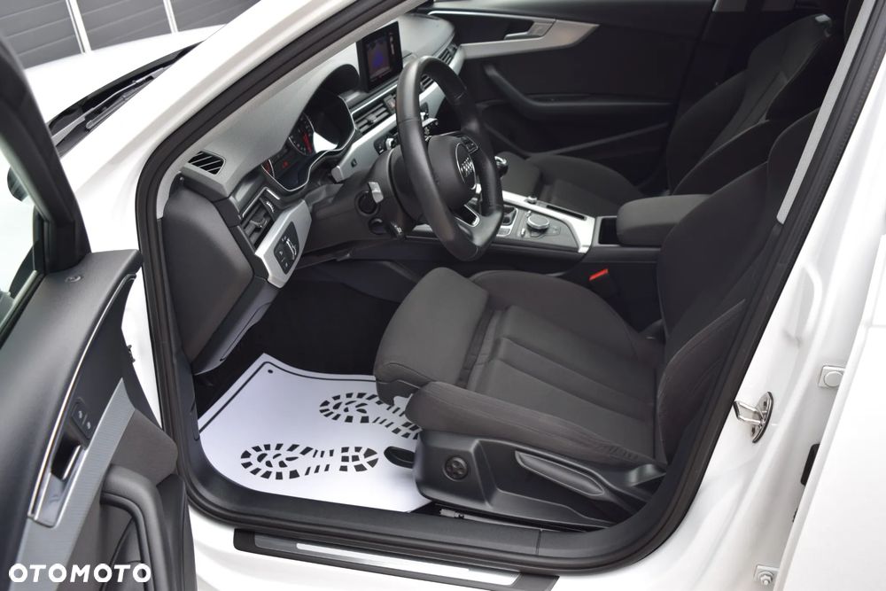 Audi A4 Avant 40 TFSI sport - 20