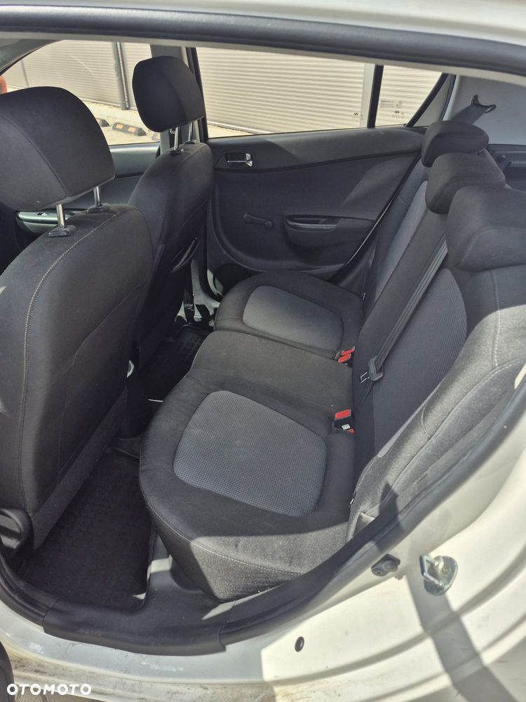 Hyundai i20 1.25 Classic + - 11