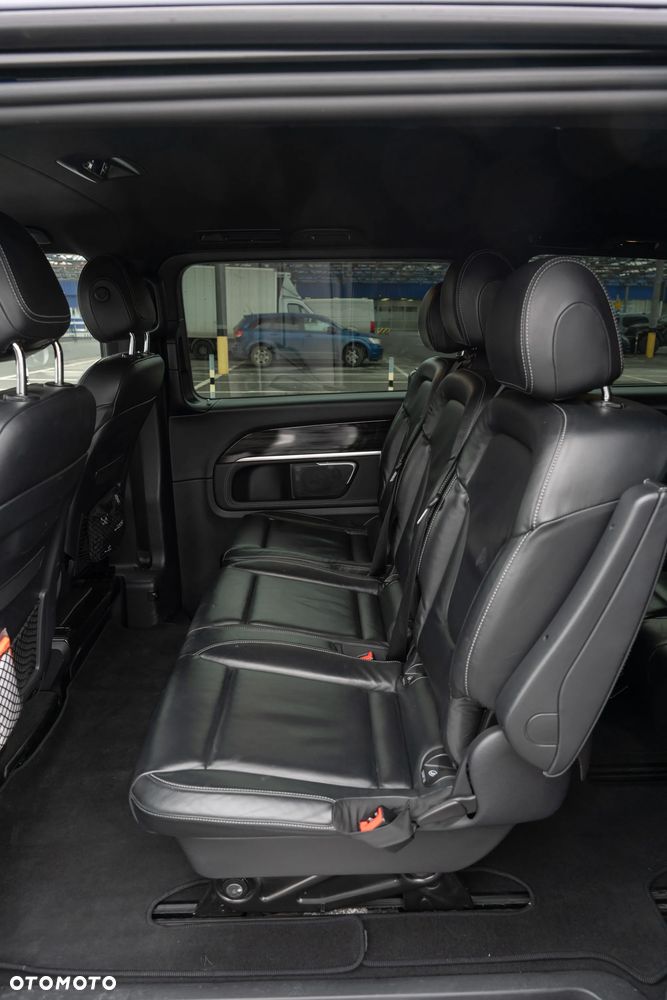 Mercedes-Benz Klasa V - 12