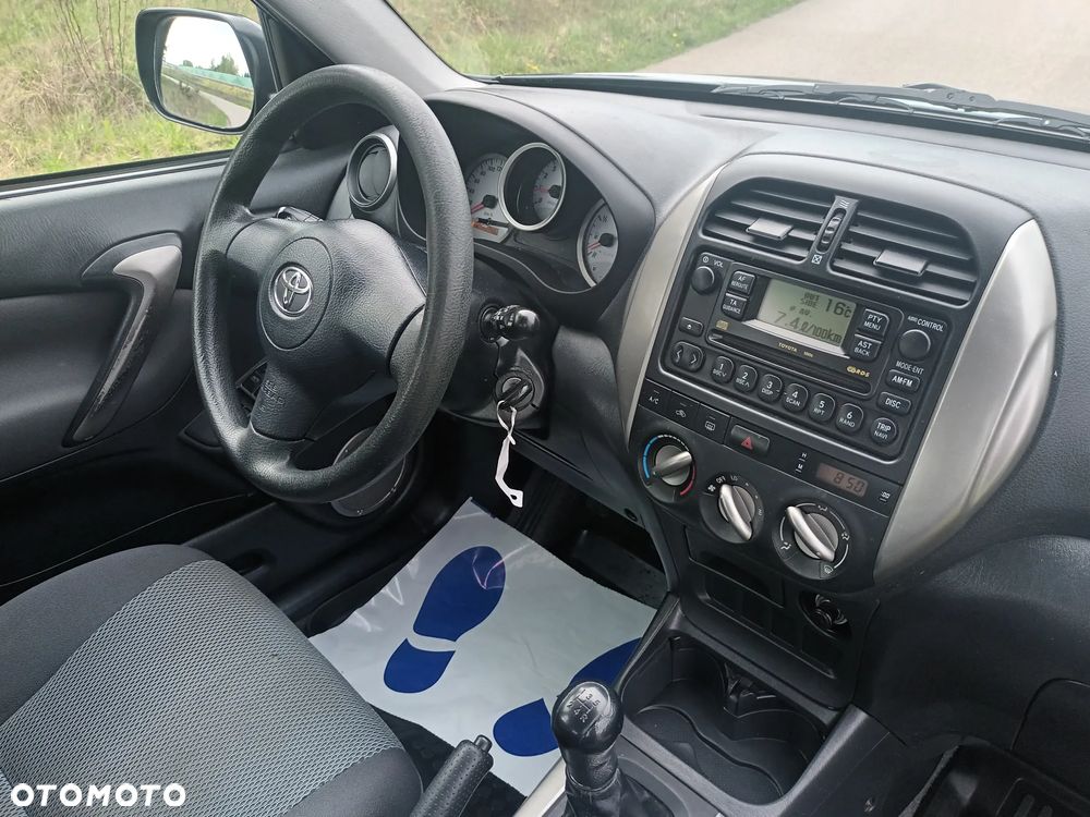 Toyota RAV4 1.8 VVT-i Terra 2WD - 21