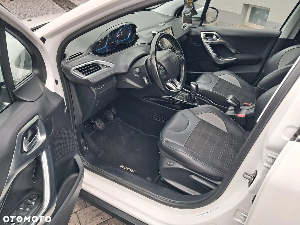 Peugeot 2008 1.2 Pure Tech Active S&S - 6