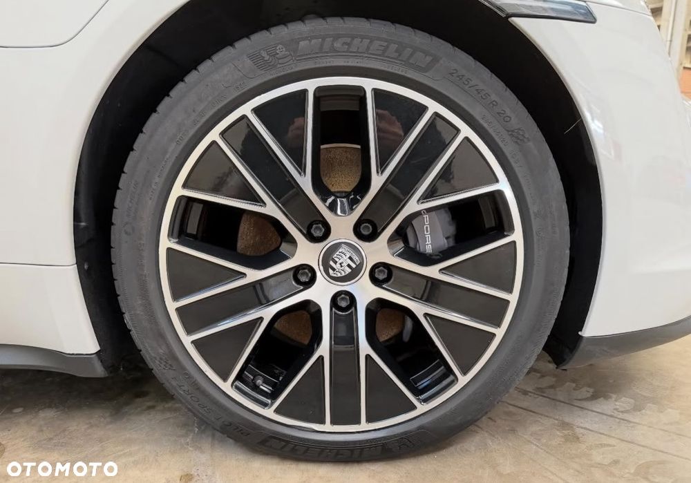 Porsche Taycan Sport - 14