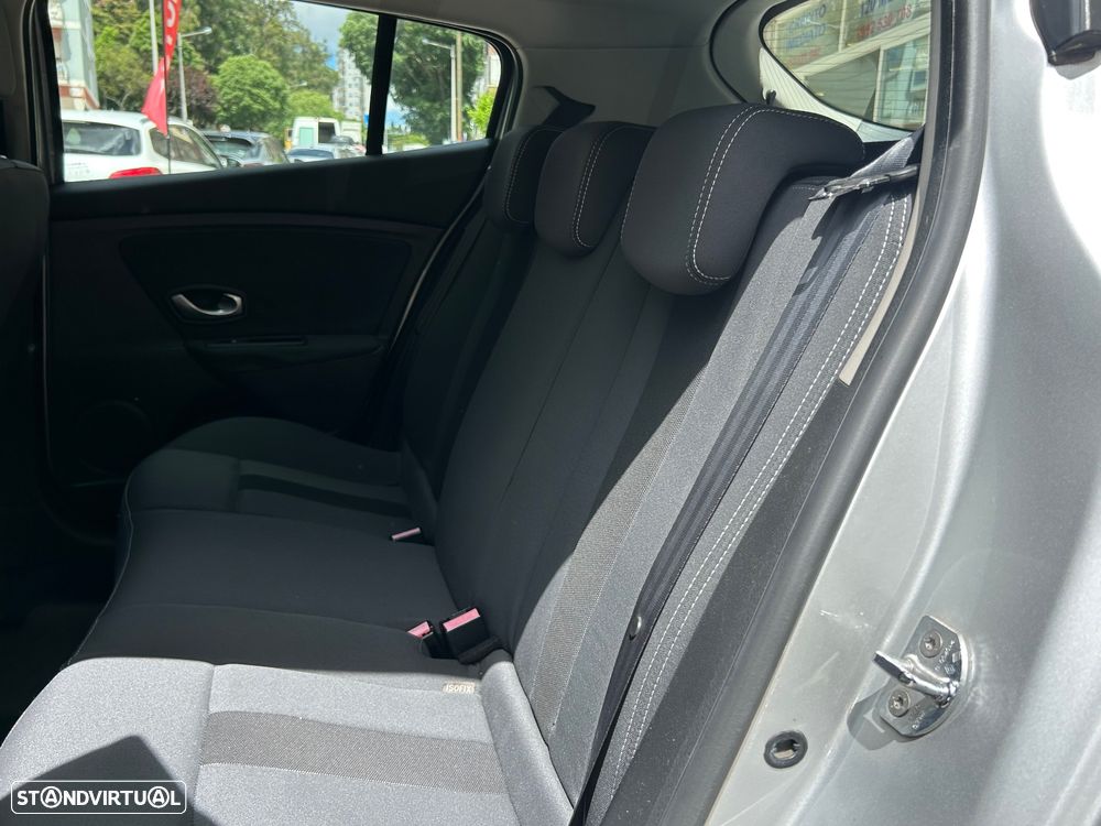 Renault Mégane 1.5 dCi Dynamique - 12